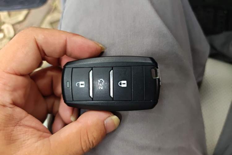 Used CHANGAN OSHAN A800 2017 1.5T Automatic ZhiZun Model Vehicle Key
