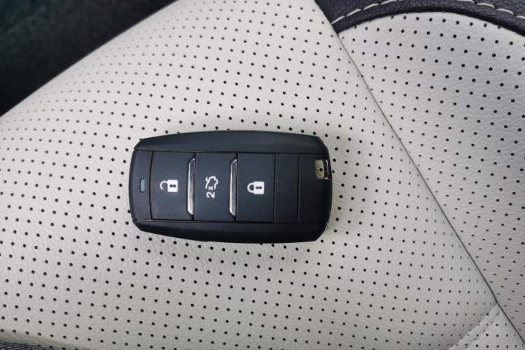 Used CHANGAN OSHAN A800 2017 1.5T Automatic ZhiZun Model Vehicle Key