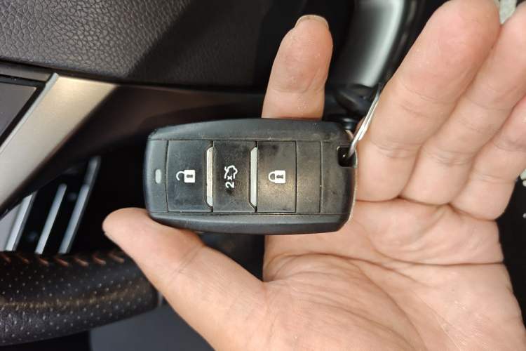 Used CHANGAN OSHAN A800 2017 1.6L Manual Luxury Model Vehicle Key