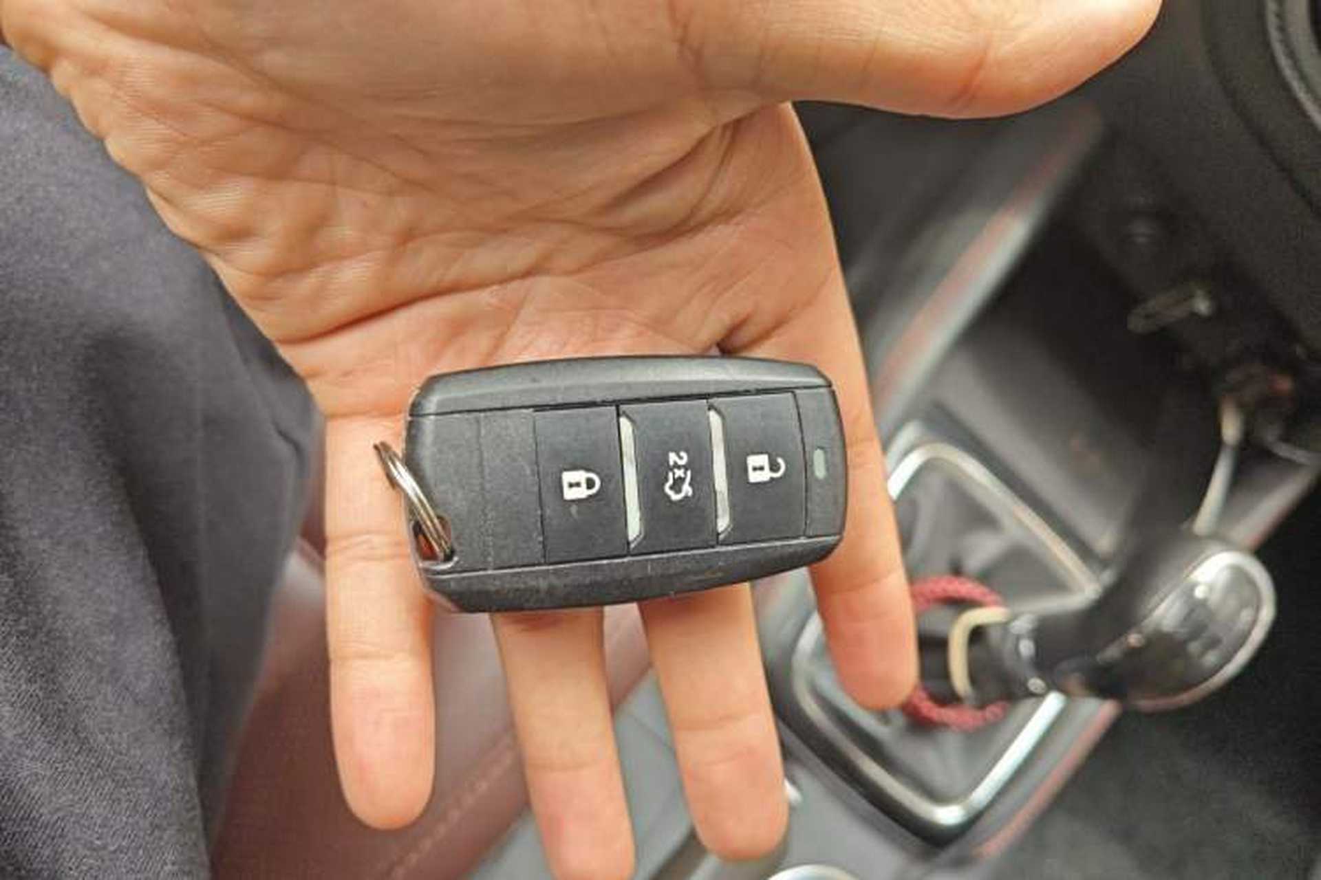 Used CHANGAN OSHAN A800 2017 1.6L Manual Luxury Model Vehicle Key