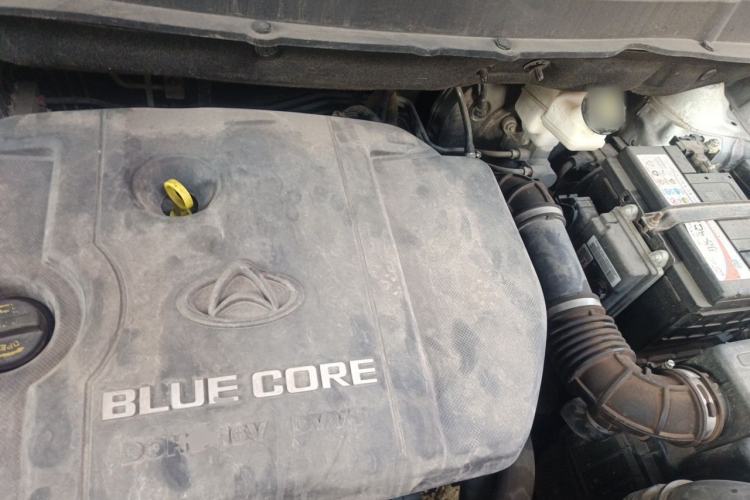 Used CHANGAN OSHAN A800 2018 1.6L Manual Smart Network Model Engine Bay