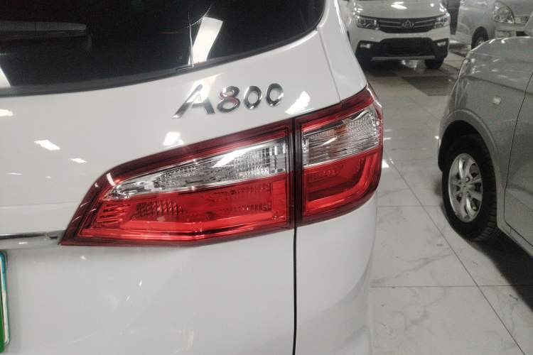 Used CHANGAN OSHAN A800 2018 1.6L Manual Smart Network Model Exterior 3