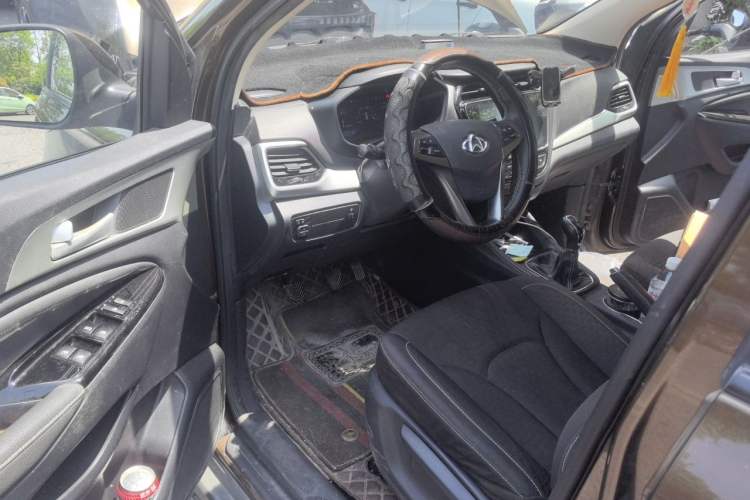 Used CHANGAN OSHAN A800 2019 1.6L Manual Comfort Model China VI Standard Driver Seat