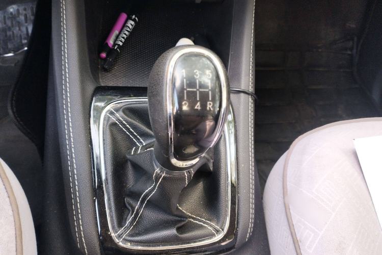 Used CHANGAN OSHAN A800 2019 1.6L Manual Comfort Model China V Standard Gear Lever