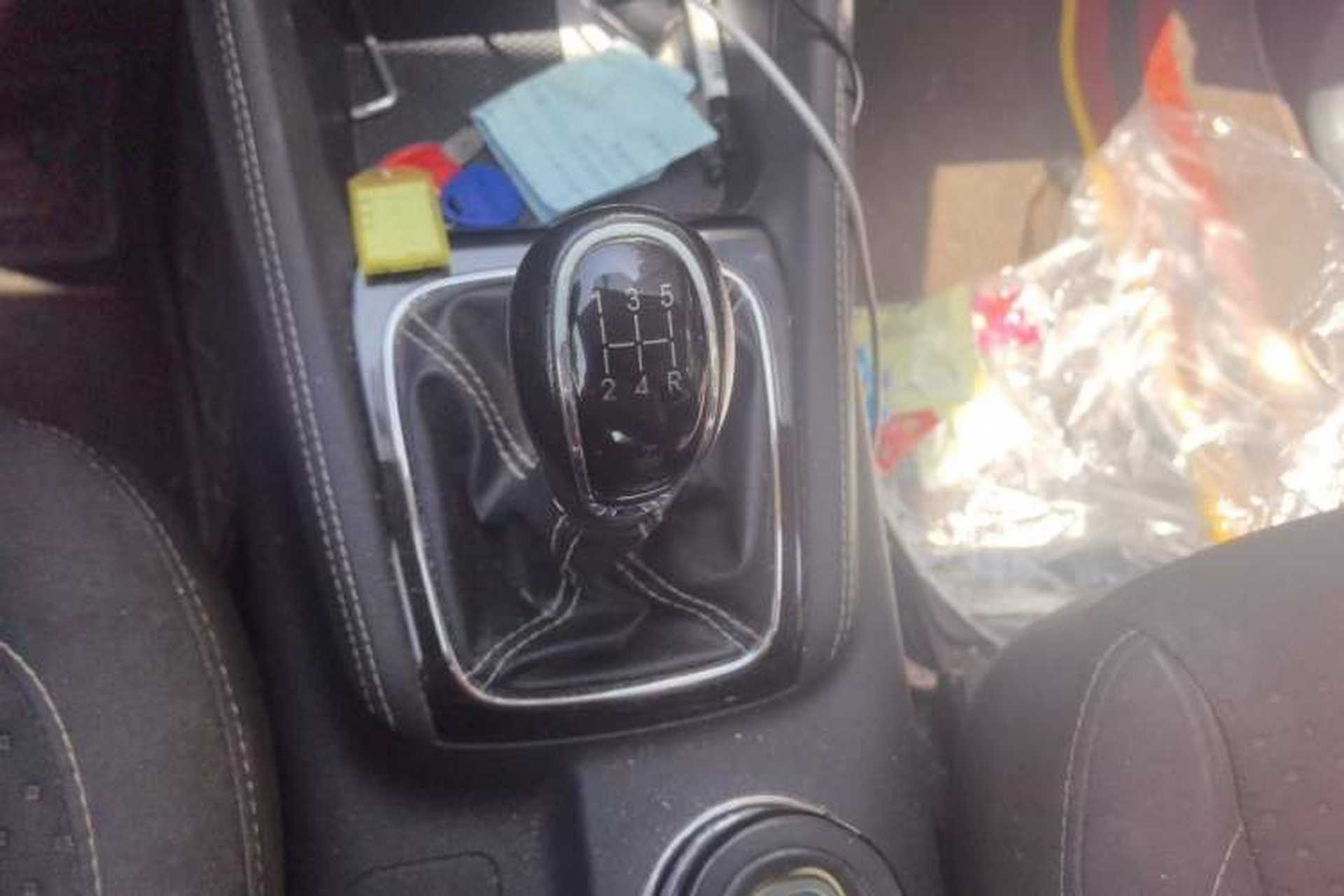Used CHANGAN OSHAN A800 2019 1.6L Manual Comfort Model China VI Standard Gear Lever