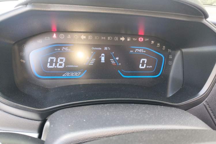 Used CHANGAN OSHAN A800 2019 1.6L Manual Comfort Model China V Standard Odometer Close Up