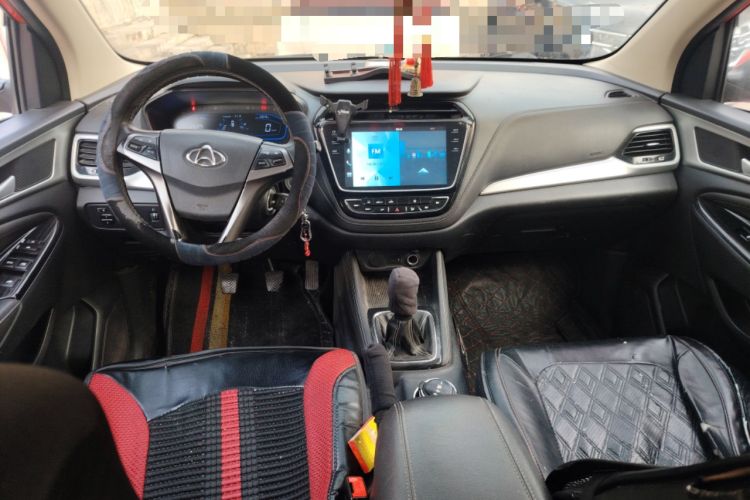 Used CHANGAN OSHAN A800 2019 1.6L Manual Comfort Model China V Standard Center Console