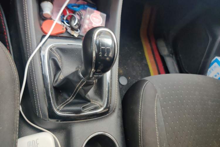 Used CHANGAN OSHAN A800 2019 1.6L Manual Comfort Model China V Standard Gear Lever
