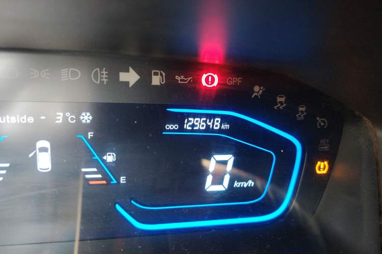 Used CHANGAN OSHAN A800 2019 1.6L Manual Comfort Model China V Standard Odometer Close Up