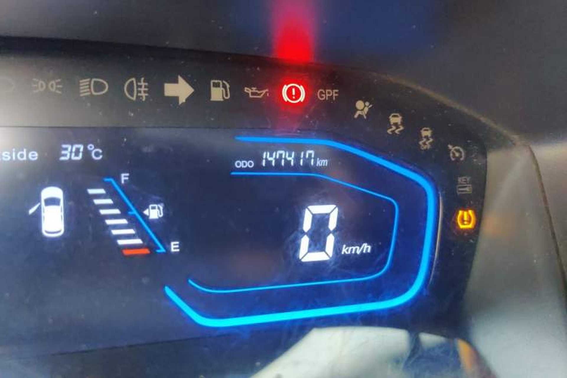Used CHANGAN OSHAN A800 2019 1.6L Manual Comfort Model China V Standard Odometer Close Up