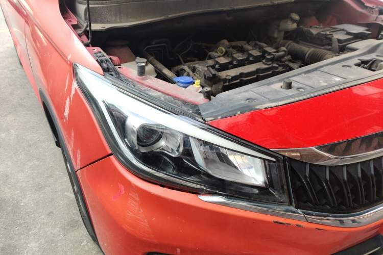 Used CHANGAN OSHAN A800 2019 1.6L Manual Comfort Model China V Standard Right Front Headlight