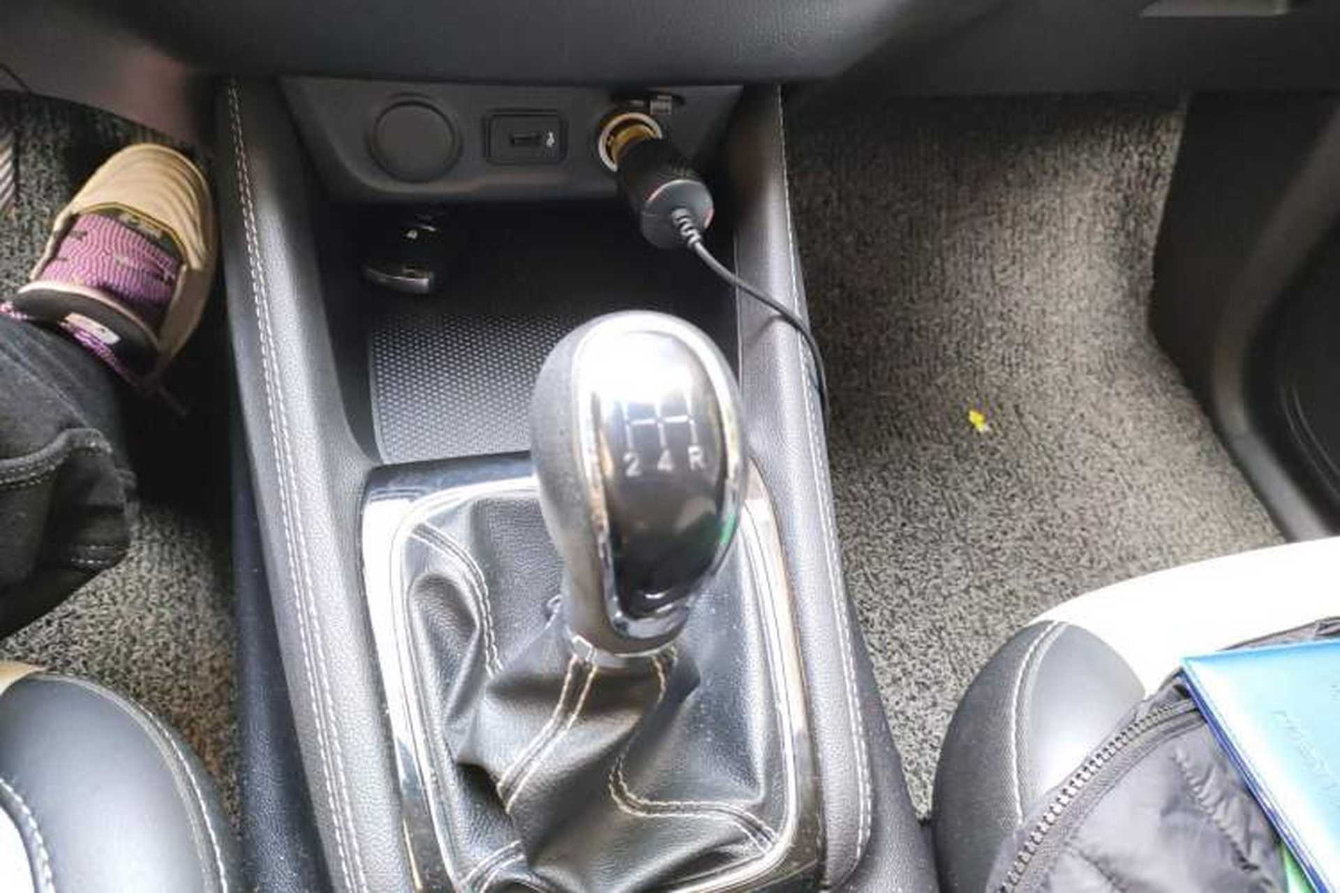 Used CHANGAN OSHAN A800 2019 1.6L Manual Luxury Model China VI Standard Gear Lever