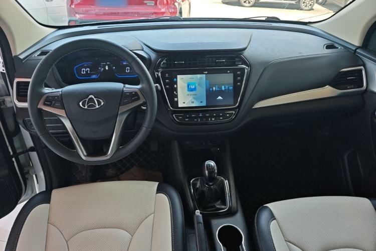 Used CHANGAN OSHAN A800 2019 1.6L Manual Luxury Model China VI Standard Center Console