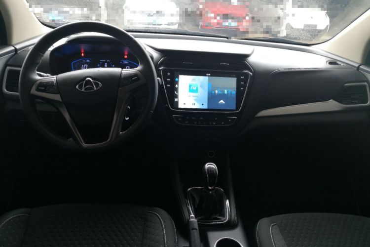 Used CHANGAN OSHAN A800 2019 1.6L Manual Comfort Model China VI Standard Center Console