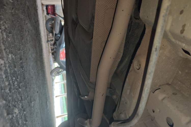 Used CHANGAN OSHAN A800 2019 1.6L Manual Comfort Model China VI Standard Chassis Rear Right