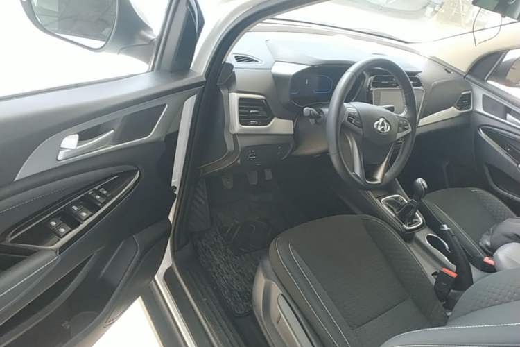 Used CHANGAN OSHAN A800 2019 1.6L Manual Comfort Model China VI Standard Driver Seat