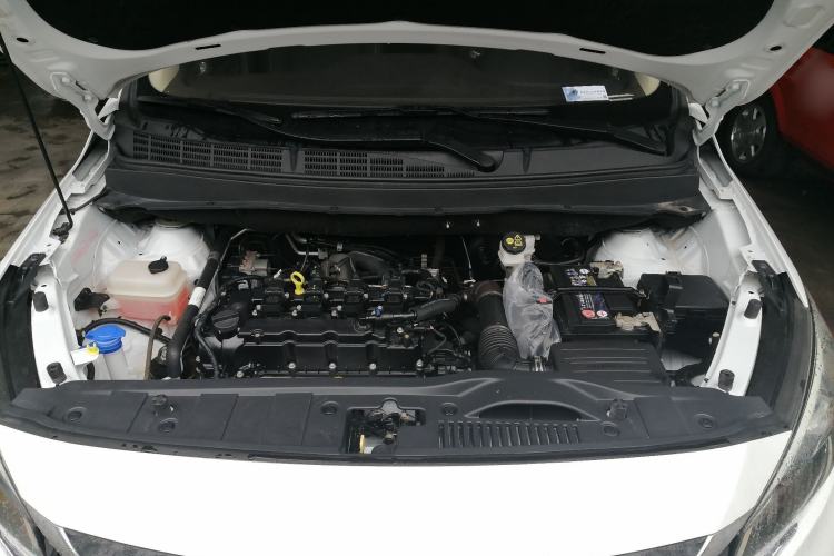 Used CHANGAN OSHAN A800 2019 1.6L Manual Comfort Model China VI Standard Engine Bay