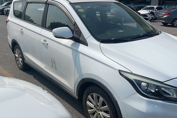 Used CHANGAN OSHAN A800 2019 1.6L Manual Comfort Model China V Standard Exterior 2