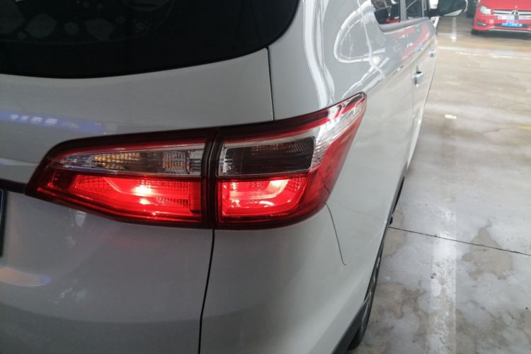 Used CHANGAN OSHAN A800 2019 1.6L Manual Comfort Model China VI Standard Exterior 3