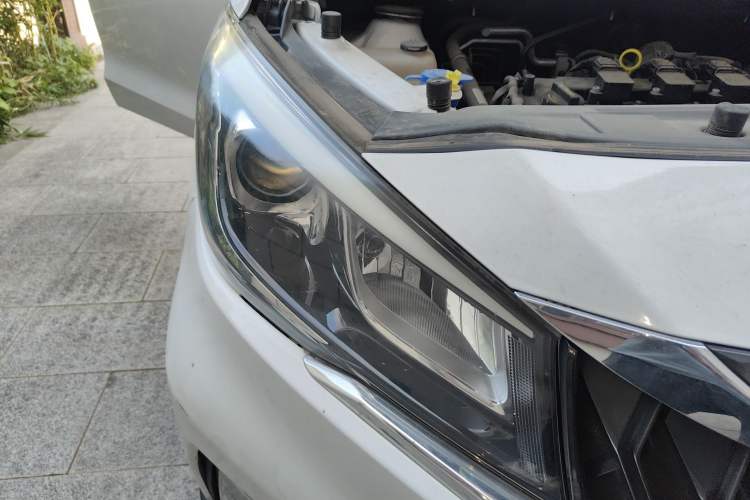 Used CHANGAN OSHAN A800 2019 1.6L Manual Comfort Model China V Standard Exterior 6