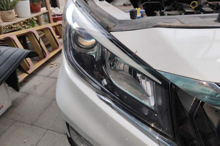Used CHANGAN OSHAN A800 2019 1.6L Manual Comfort Model China V Standard Exterior 6