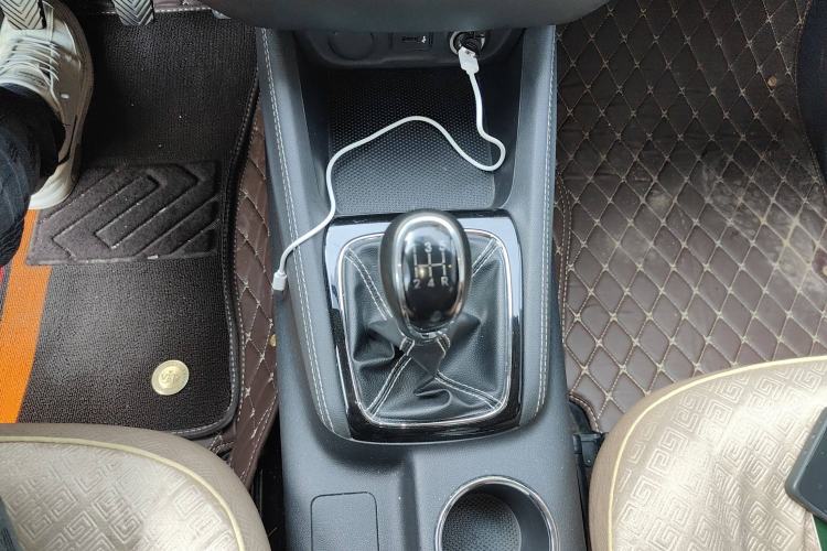 Used CHANGAN OSHAN A800 2019 1.6L Manual Comfort Model China V Standard Gear Lever