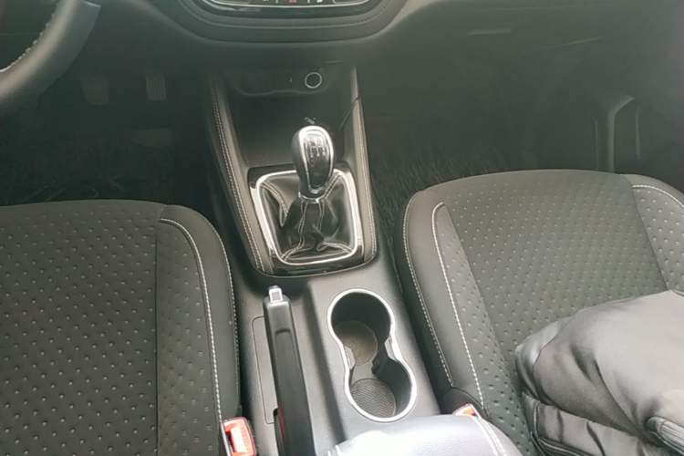 Used CHANGAN OSHAN A800 2019 1.6L Manual Comfort Model China VI Standard Gear Lever