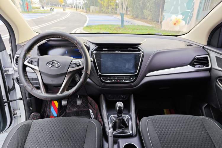 Used CHANGAN OSHAN A800 2019 1.6L Manual Comfort Model China VI Standard Interior 1