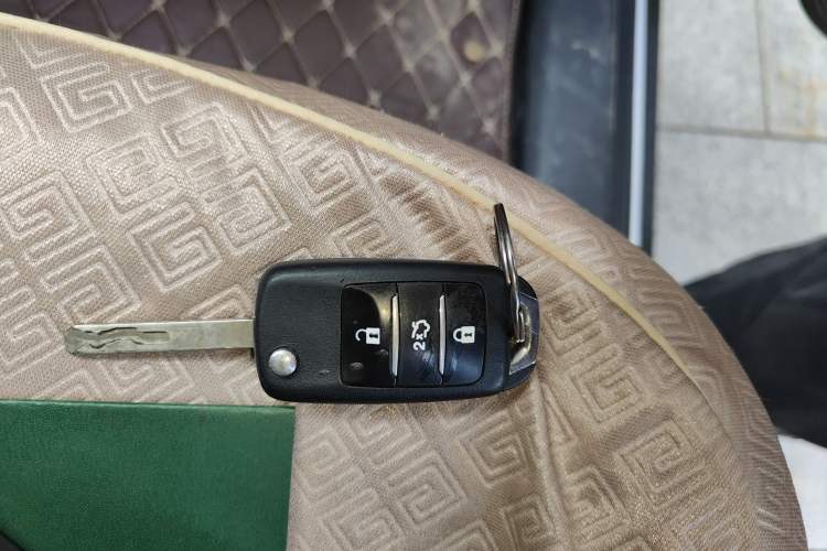 Used CHANGAN OSHAN A800 2019 1.6L Manual Comfort Model China V Standard Interior 1