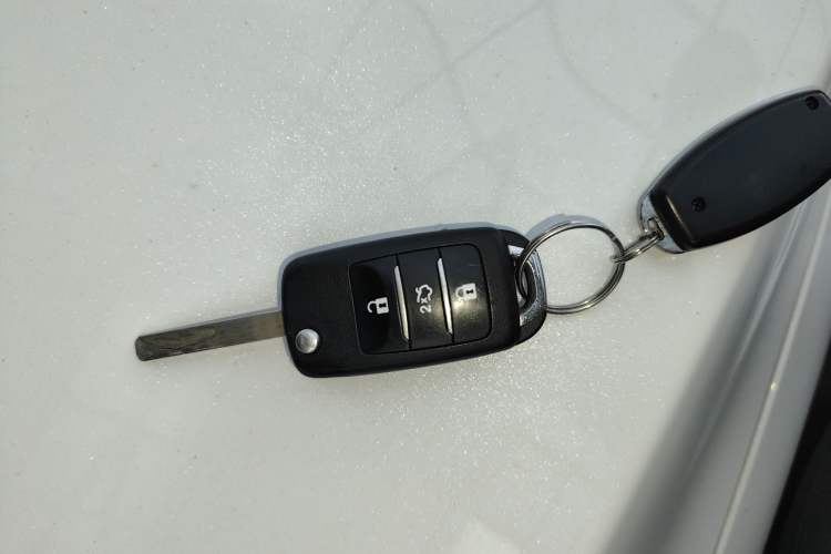 Used CHANGAN OSHAN A800 2019 1.6L Manual Comfort Model China V Standard Interior 1