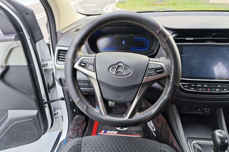 Used CHANGAN OSHAN A800 2019 1.6L Manual Comfort Model China VI Standard Interior 3