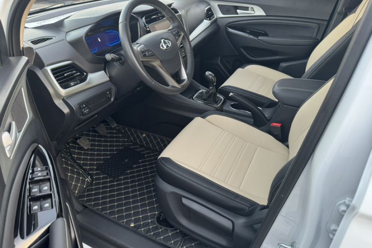Used CHANGAN OSHAN A800 2019 1.6L Manual Comfort Model China V Standard Interior 3