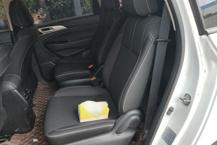 Used CHANGAN OSHAN A800 2019 1.6L Manual Comfort Model China V Standard Interior 4