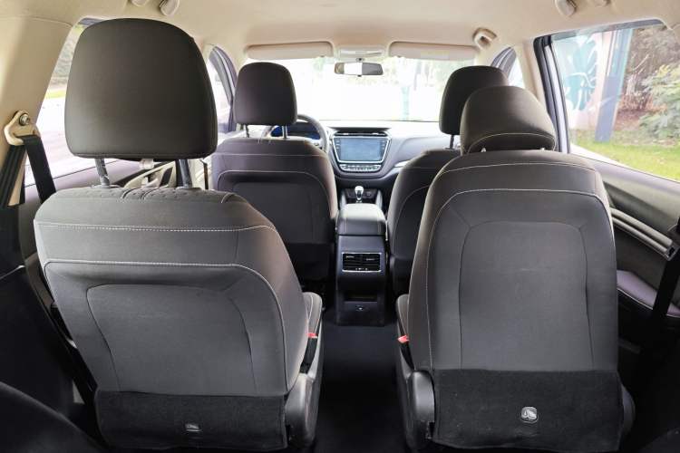 Used CHANGAN OSHAN A800 2019 1.6L Manual Comfort Model China VI Standard Interior 9