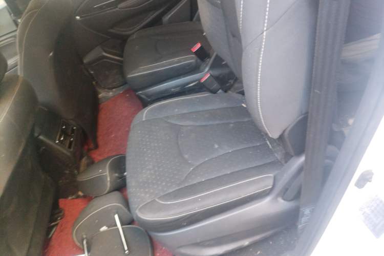 Used CHANGAN OSHAN A800 2019 1.6L Manual Comfort Model China V Standard Left Rear Seat