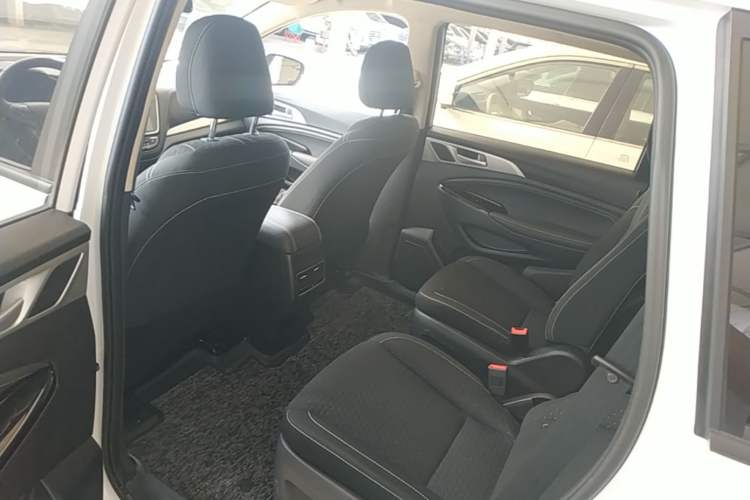 Used CHANGAN OSHAN A800 2019 1.6L Manual Comfort Model China VI Standard Left Rear Seat