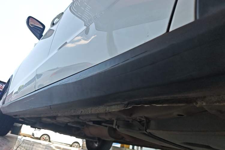 Used CHANGAN OSHAN A800 2019 1.6L Manual Luxury Model China VI Standard Left Side Sill