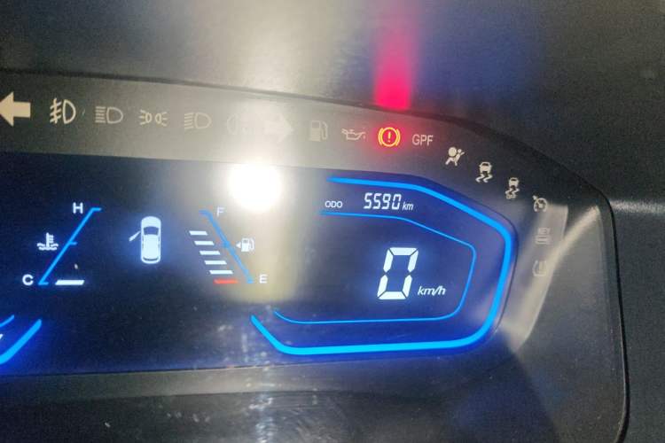Used CHANGAN OSHAN A800 2019 1.6L Manual Comfort Model China V Standard Odometer Close Up