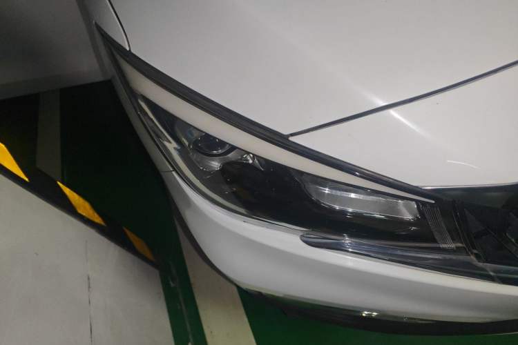 Used CHANGAN OSHAN A800 2019 1.6L Manual Comfort Model China V Standard Right Front Headlight