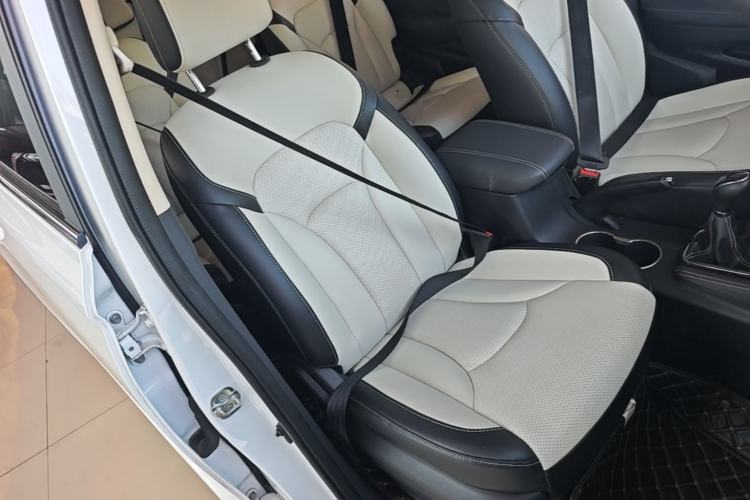 Used CHANGAN OSHAN A800 2019 1.6L Manual Luxury Model China VI Standard Right Front Seat
