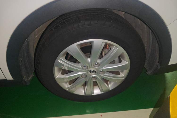 Used CHANGAN OSHAN A800 2019 1.6L Manual Comfort Model China V Standard Right Front Wheel Hub