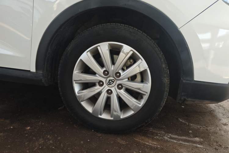 Used CHANGAN OSHAN A800 2019 1.6L Manual Comfort Model China VI Standard Right Front Wheel Hub