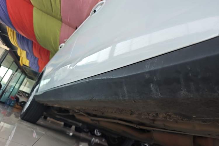 Used CHANGAN OSHAN A800 2019 1.6L Manual Luxury Model China VI Standard Right Side Sill