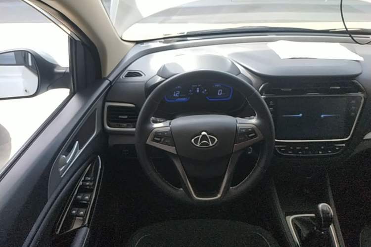Used CHANGAN OSHAN A800 2019 1.6L Manual Comfort Model China VI Standard Steering Wheel