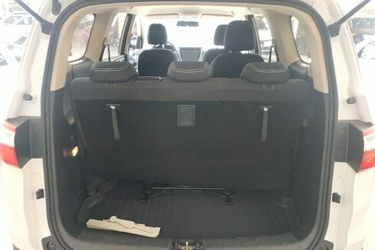 Used CHANGAN OSHAN A800 2019 1.6L Manual Comfort Model China VI Standard Trunk
