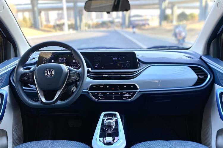 Used CHANGAN OSHAN Benni E-Star 2020 Heart Edition Lithium Iron Phosphate (31.95 kWh) Interior 1
