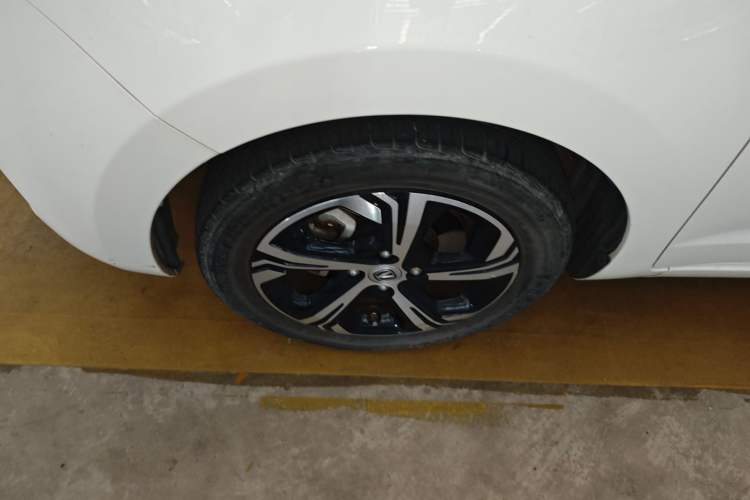 Used CHANGAN OSHAN Benni E-Star 2021 National Edition Xinyue Version (Fast-Charging Edition) Lithium NMC Left Front Wheel Hub
