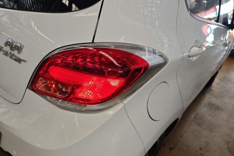 Used CHANGAN OSHAN Benni E-Star 2021 National Edition Xinyue Version (Fast-Charging Edition) Lithium NMC Right Rear Taillight