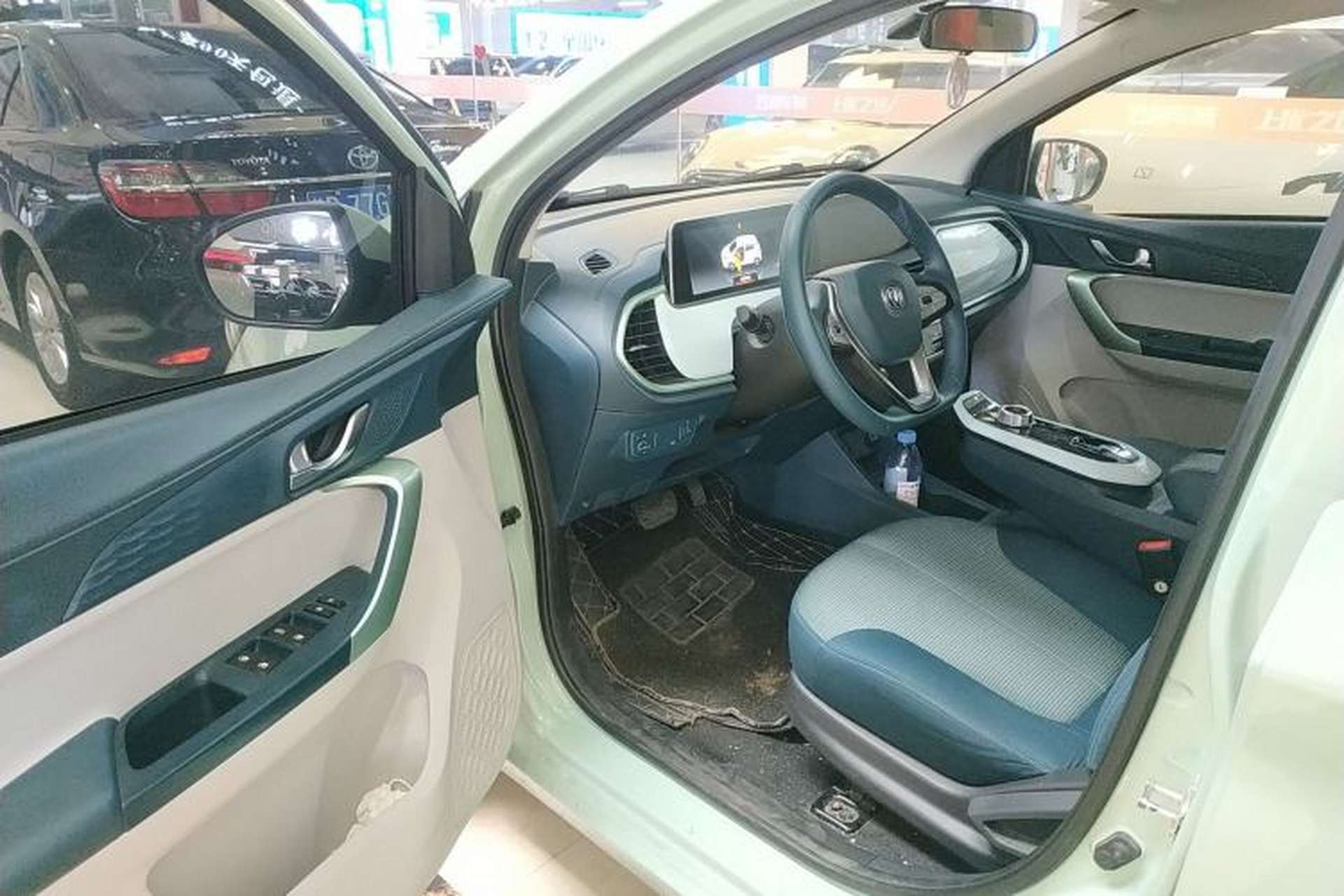 Used CHANGAN OSHAN Benni E-Star 2020 Heart Edition Lithium Iron Phosphate (31.18 kWh) Driver Seat