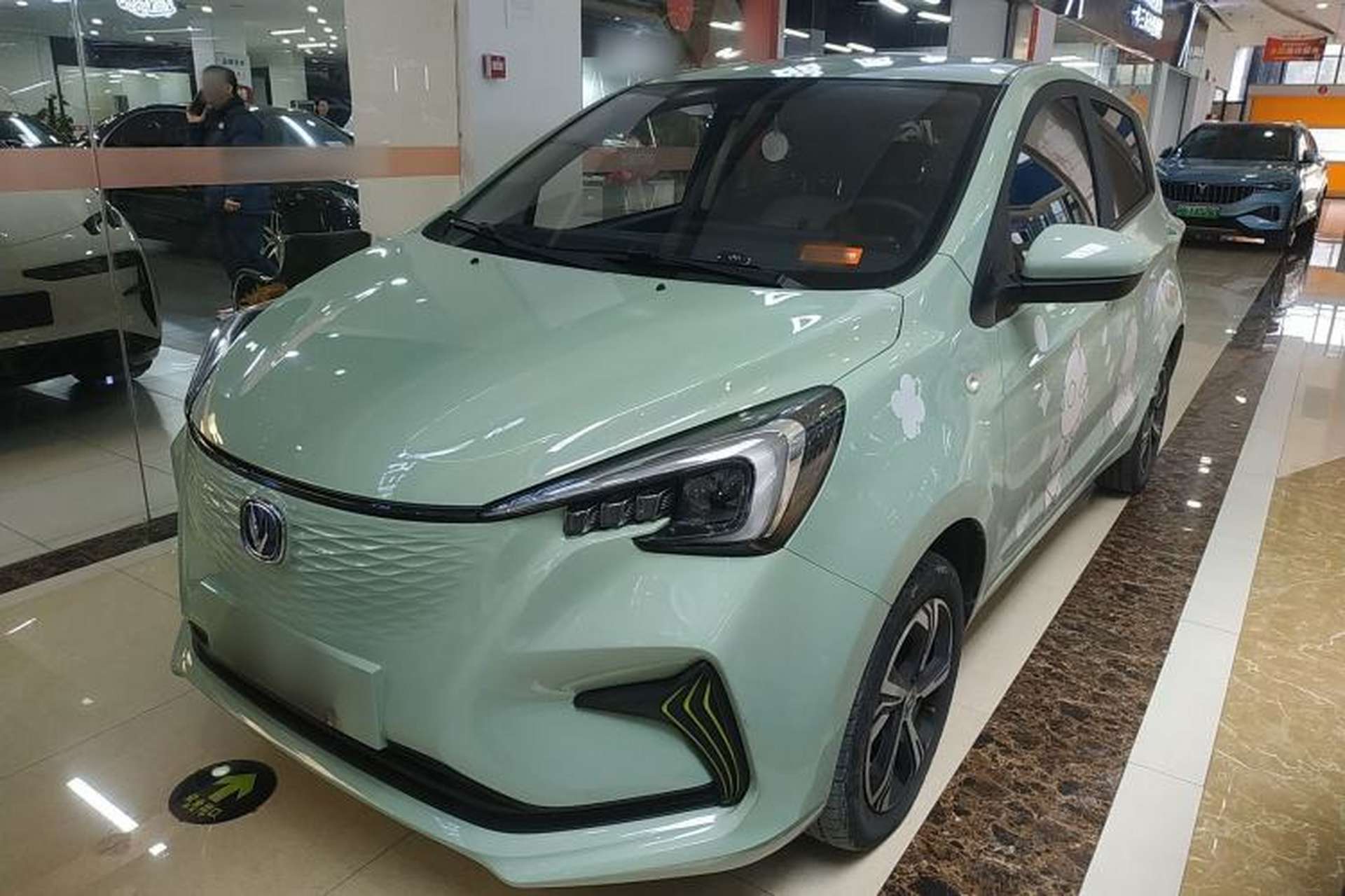Used CHANGAN OSHAN Benni E-Star 2020 Heart Edition Lithium Iron Phosphate (31.18 kWh) Front Left 45 Deg